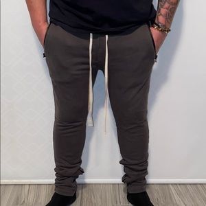 Men’s drawstring sweatpants